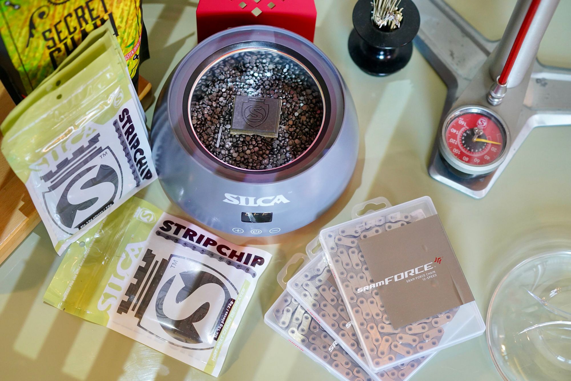 East to start a waxing routine with Starter Product Bundle